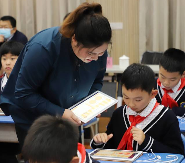 重量轻质倾向部分课程简略书本搬迁互动性实践性不足 重量轻质倾向部分课程简略书本搬迁互动性实践性不足